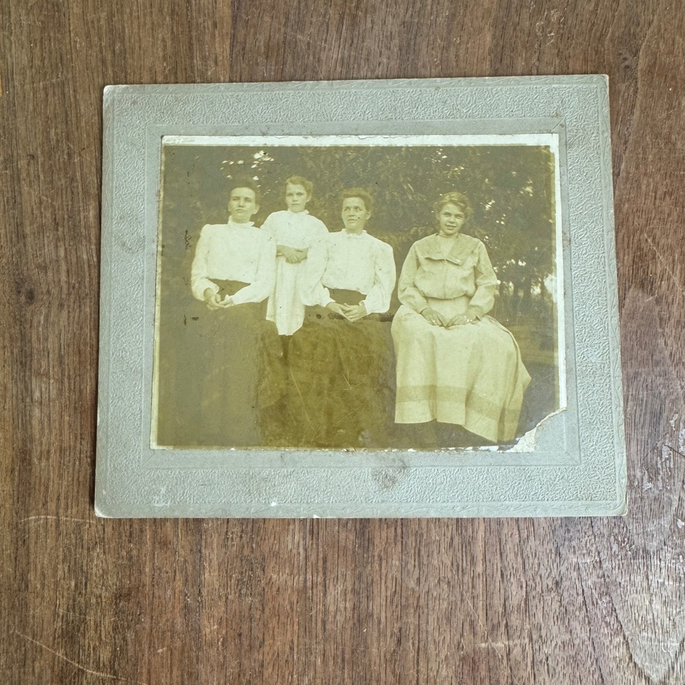Antique Albumen Print Snapshot Cabinet Card Four Ladies‎ of various ages